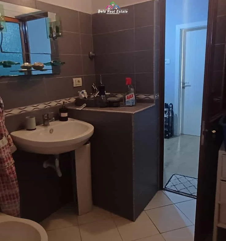 Tirane, shes apartament 1+1 Kati 6, 54 m² 87.000 € (Rruga Riza cuka)