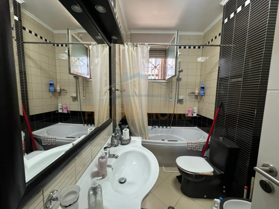 Tirane, jepet me qera apartament 2+1 Kati 2, 91 m² 650 € (Ish Tregu Elektrik)