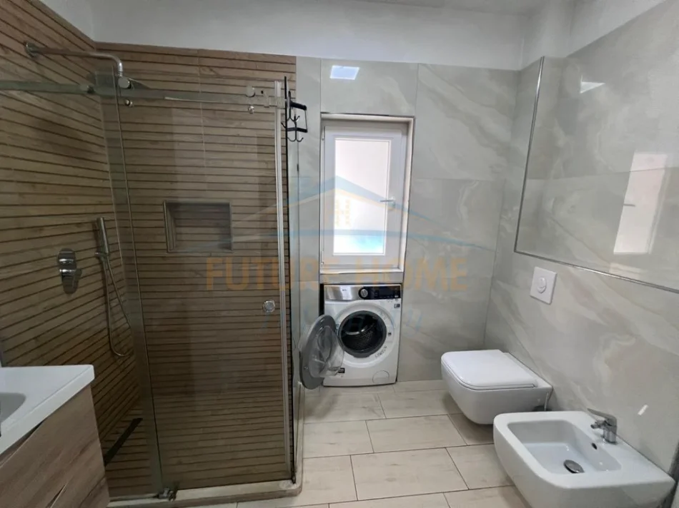 Tirane, jepet me qera apartament 3+1 Kati 1, 112 m² 1.000 € (Rruga Siri Kodra)