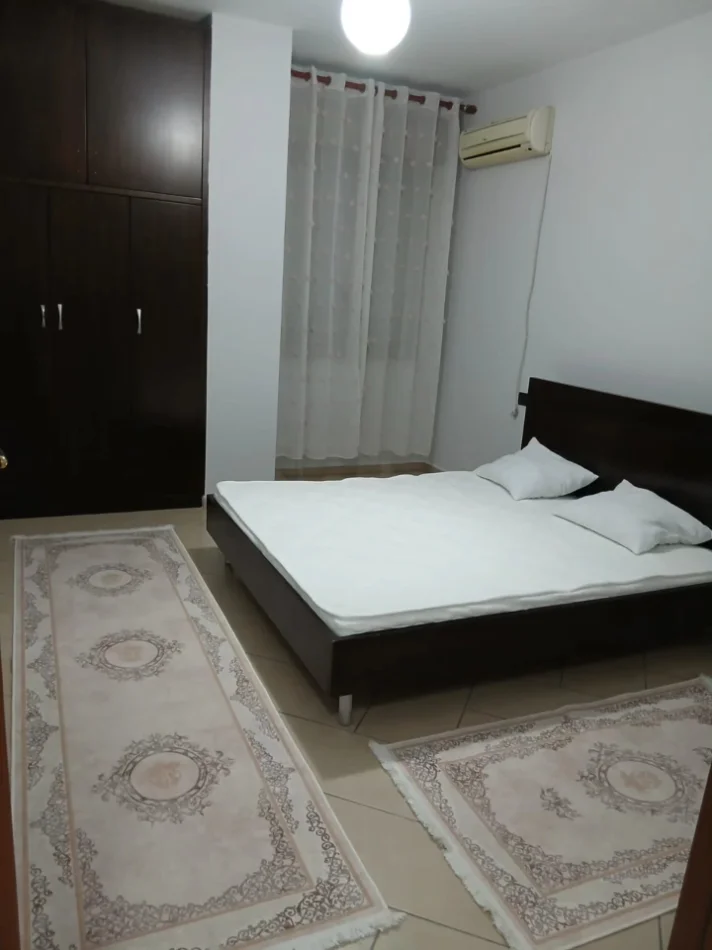 Tirane, jepet me qera apartament , 110 m² 700 € (MBRAPA 15 KT)