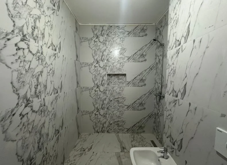 Tirane, shitet apartament 3+1+Ballkon Kati 8, 122 m² 378.500 € 