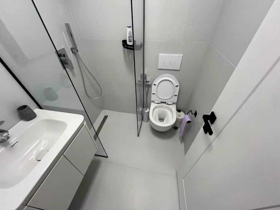 Tirane, shitet apartament 1+1 Kati 5, 65 m² 193.000 € (kryqezimi i 21 dhjetorit)