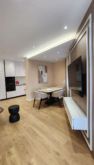 Tirane, shitet apartament 2+1+Ballkon Kati 3, 118 m² 370.000 € 