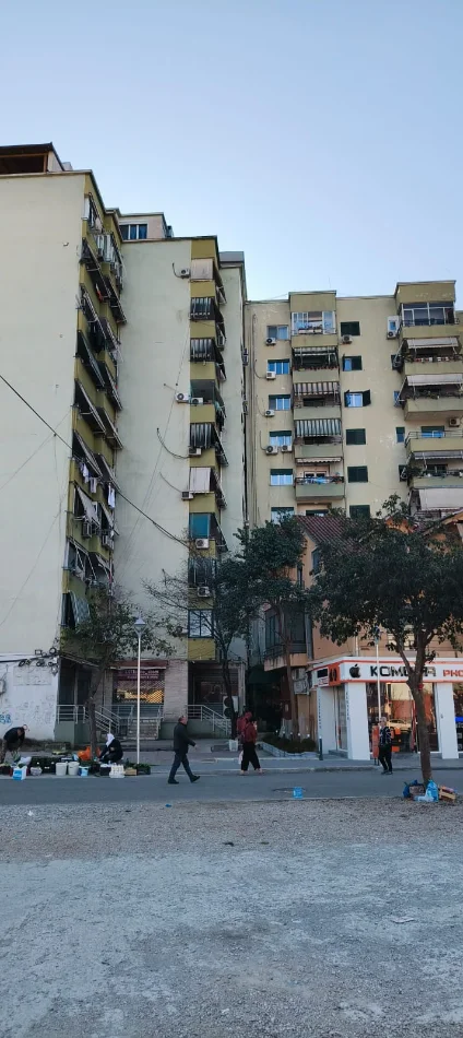 Tirane, shes apartament 2+1+Aneks+Ballkon Kati 1, 96 m² 220.000 € (Petronin Luararasi)