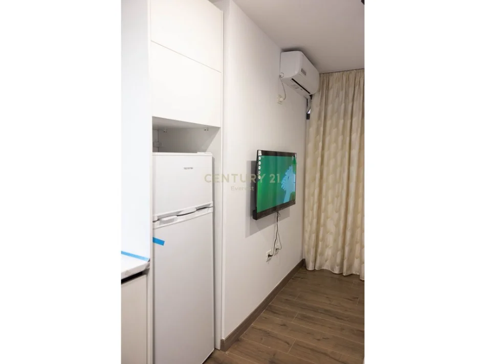 Tirane, jepet me qera garsonier 1+1 Kati 0, 35 m² 300 € 