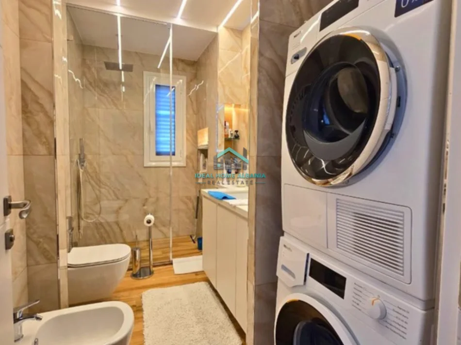 Vlore, shitet apartament 1+1+Ballkon Kati 5, 72 m² 250.000 € (Lungomare, vlore)