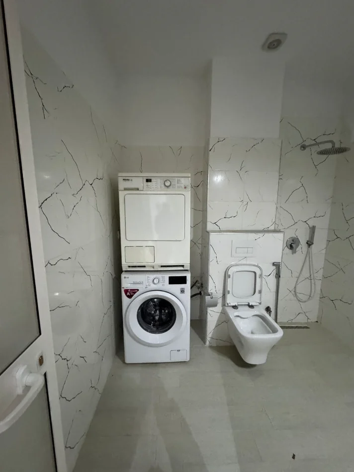 Tirane, jepet me qera garsonier Kati 0, 40 m² 470 € (rruga e barrikadave)