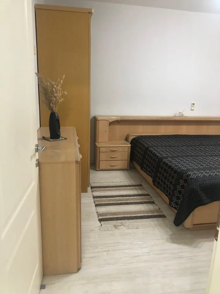 Tirane, jap me qera apartament 1+1+Ballkon Kati 5, 65 m² 550 € (Ali Dem)