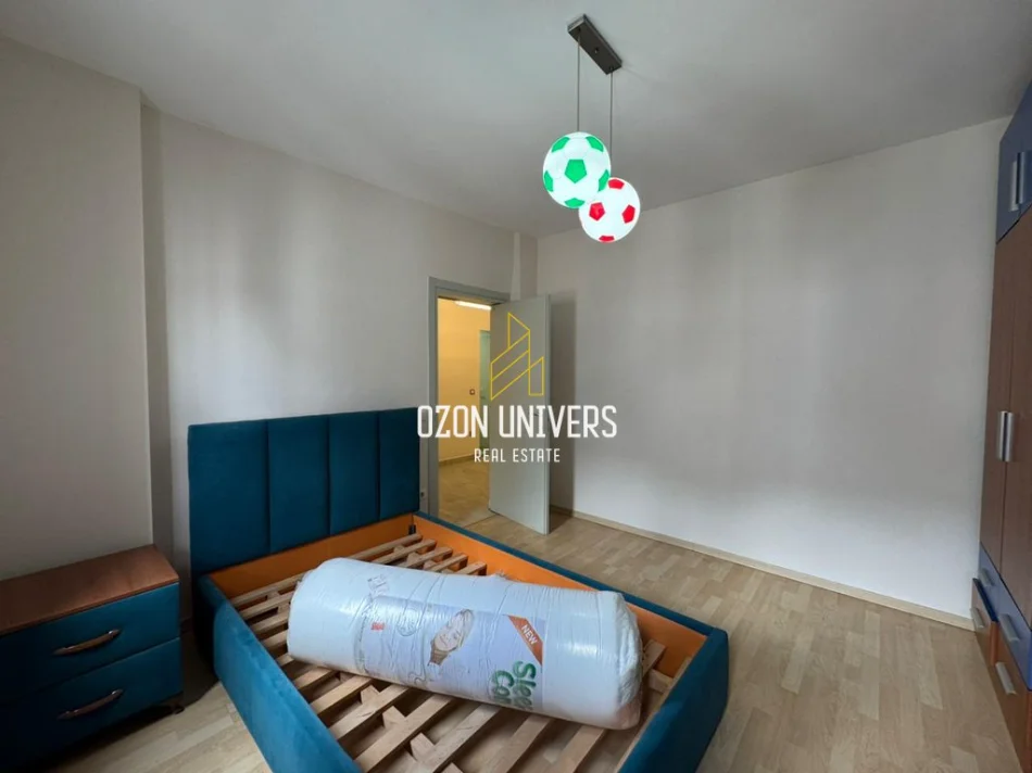 Tirane, jepet me qera apartament 2+1+Ballkon Kati 7, 127 m² 1.000 € (Komuna e Parisit)