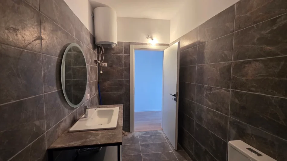 Vlore, shitet apartament 2+1 Kati 3, 120 m² 155.000 € (Rruga Sazani, Vlore)