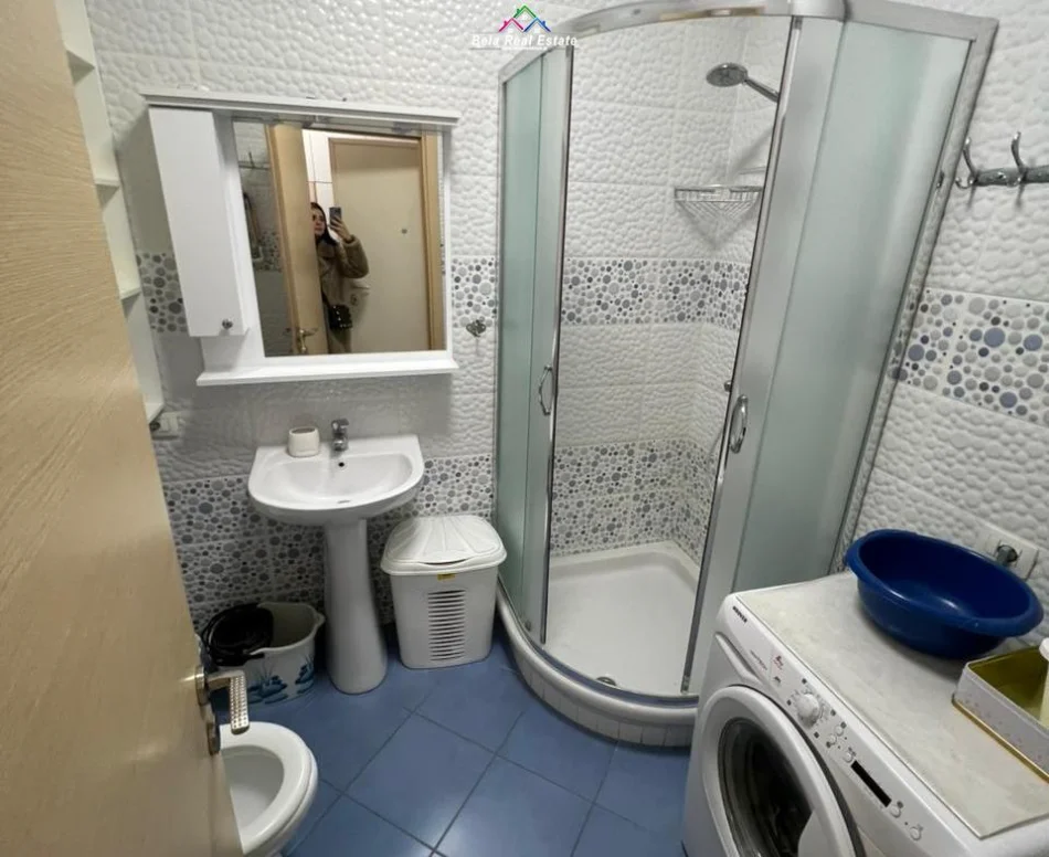 Tirane, jepet me qera apartament 1+1+Ballkon Kati 3, 68 m² 520 € (zogu i zi)