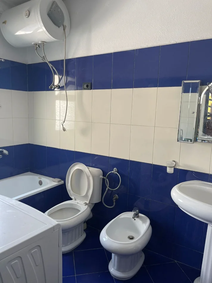 Tirane, jepet me qera apartament 2+1+Ballkon Kati 2, 100 m² 400 € (Astir)