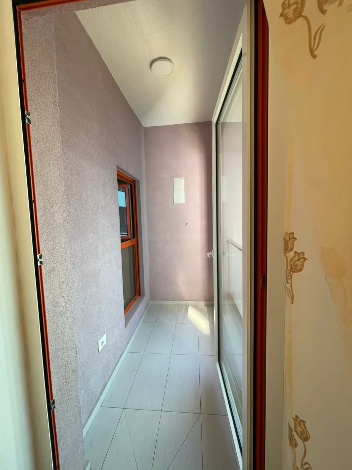 Tirane, jepet me qera apartament 2+1+Ballkon Kati 4, 70 m² 500 € (Ali Demi)