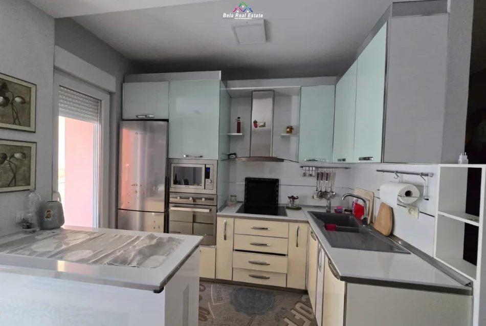 Tirane, jepet me qera apartament 2+1 Kati 4, 90 m² 620 € (Kompleksi Magnet)