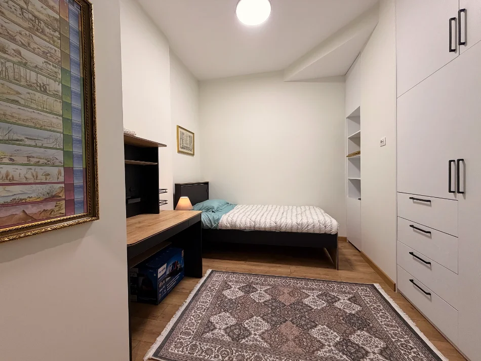 Tirane, jepet me qera apartament 1+1+Aneks+Ballkon Kati 0, 100 m² 750 € 