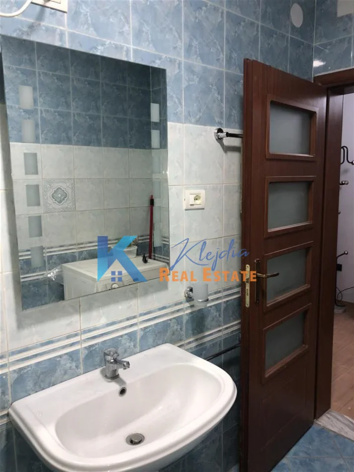 Tirane, jap me qera apartament 1+1+Ballkon Kati 3, 55 m² 670 € (Myslym Shyri)