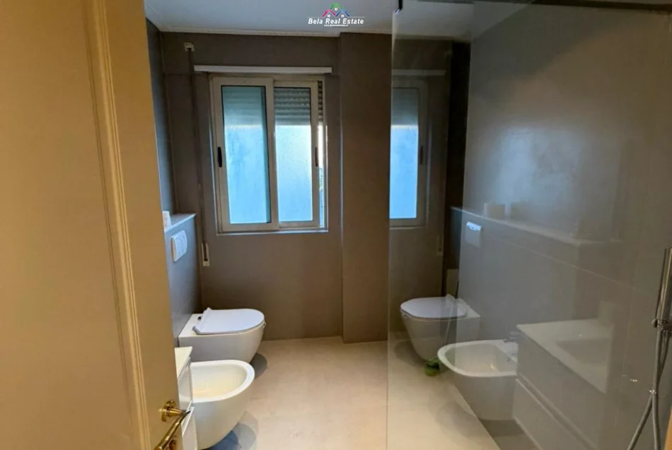 Tirane, jepet me qera apartament 2+1 Kati 5, 105 m² 1.050 € (Rruga Don Bosko)