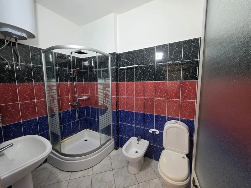Shitet 2+1 në vijë të parë, Shëngjin.  Pamje deti