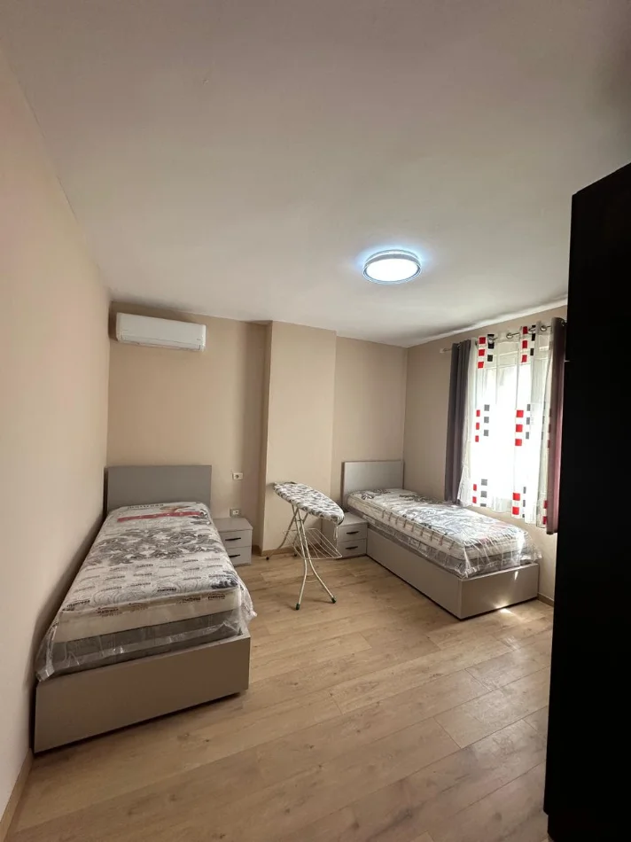 Tirane, jepet me qera apartament 2+1 Kati 6, 105 m² 580 € (Rruga Mikel Maruli)