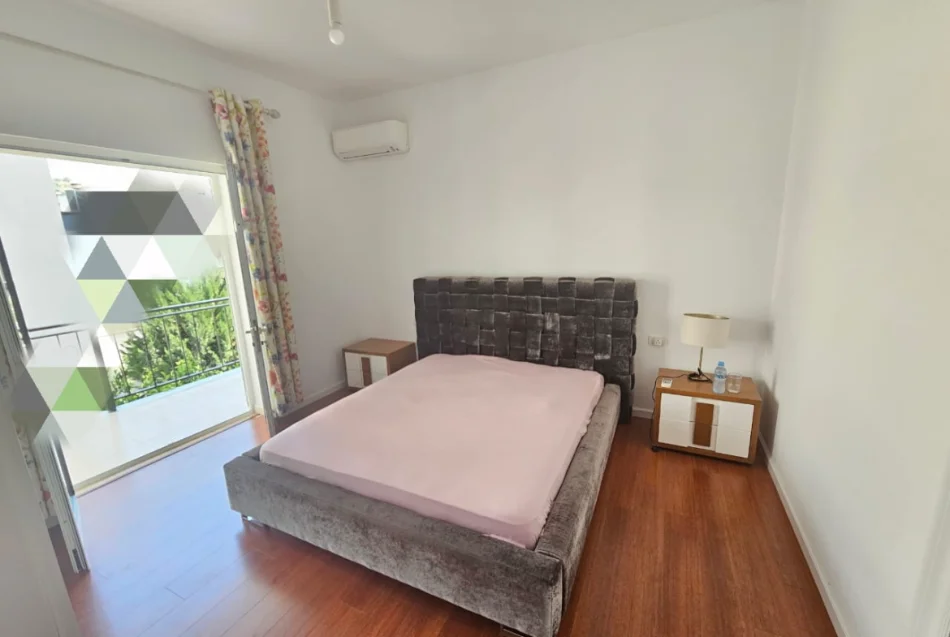 Tirane, jepet me qera apartament 5+1+Aneks Kati 3, 650 m² 3.000 € (Rruga Hamdi sina)