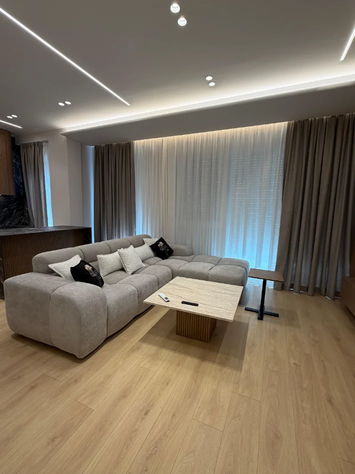 Tirane, jepet me qera Vile Kati 3, 197 m² 2.100 € (Farke)