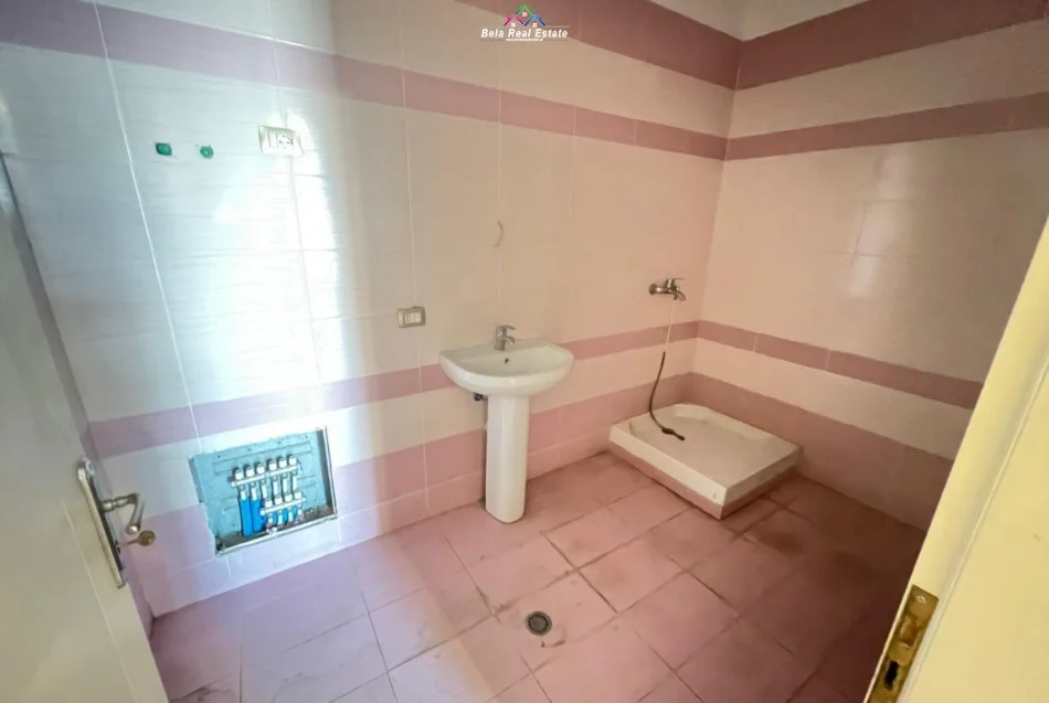 Tirane, jepet me qera zyre Kati 3, 130 m² 840 € (Rruga Teodor Keko)