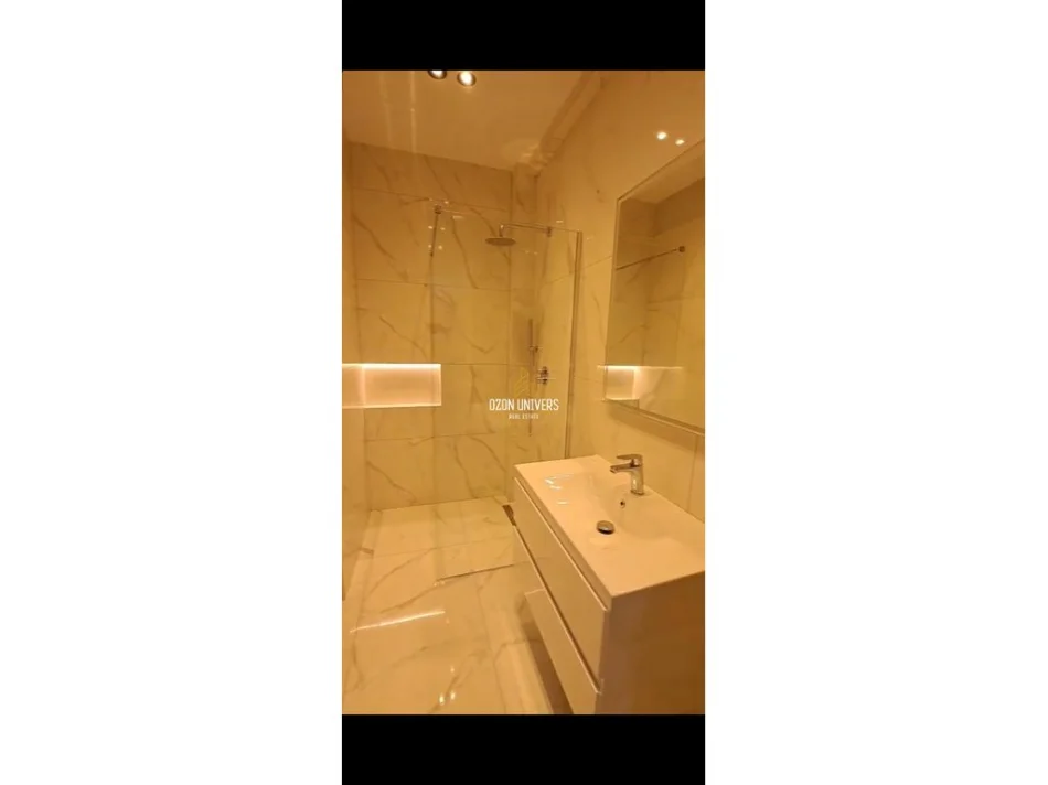 Tirane, jepet me qera apartament 1+1+Ballkon Kati 1, 70 m² 600 € (bulevardi i ri)