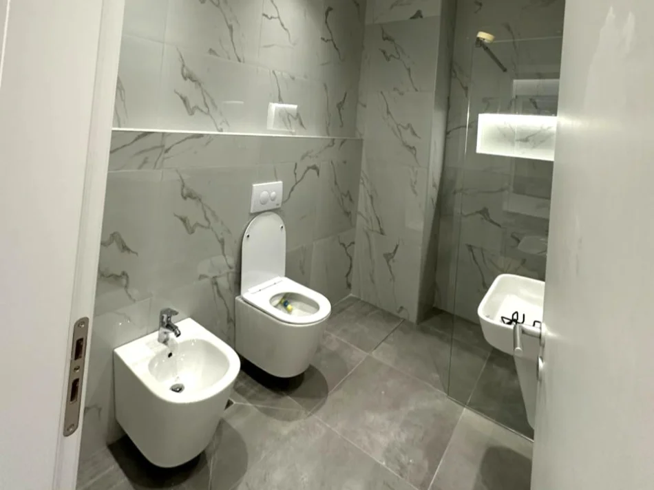 Tirane, jepet me qera apartament 2+1 , 95 m² 800 € (Rruga Dritan Hoxha)