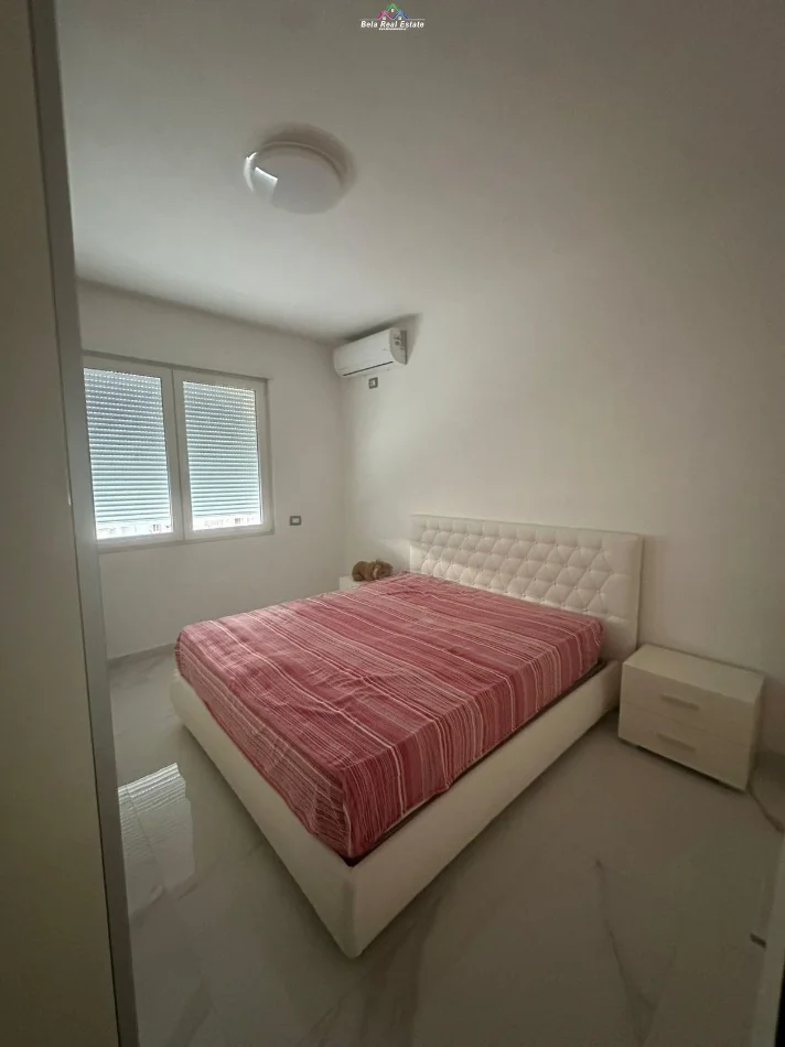 Tirane, jepet me qera apartament 2+1 Kati 2, 100 m² 1.100 € (liqeni i thate)