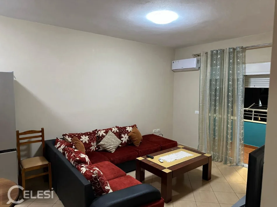 Tirane, jepet me qera apartament 1+1+Ballkon Kati 4, 74 m² 410 € (ASTIR)