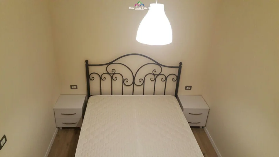 Tirane, jepet me qera apartament 1+1+Ballkon Kati 2, 55 m² 420 € (laprake)
