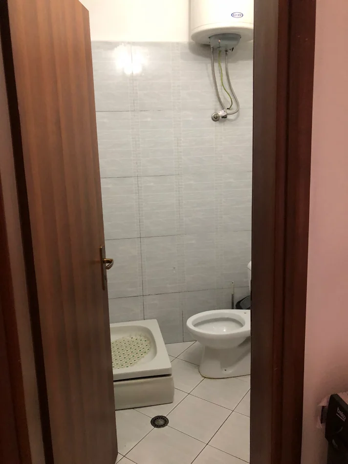 Tirane, jepet me qera apartament 1+1+Ballkon , 70 m² 400 € (Astir, tek Artisti)