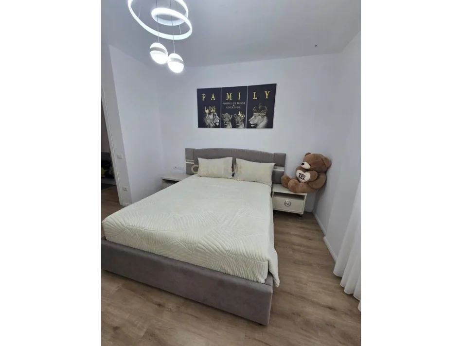 Tirane, shes apartament 1+1 Kati 1, 74 m² 135.000 € (Restorant “2 Luanët”)