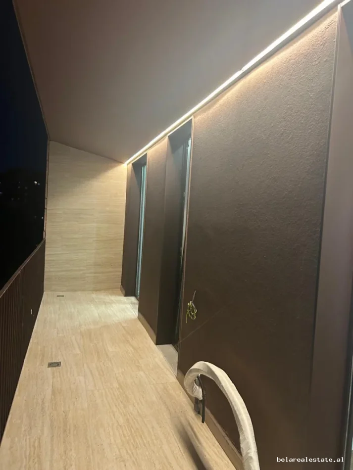 Tirane, jepet me qera zyre Kati 4, 116 m² 1.700 € (Altana Rezidence)
