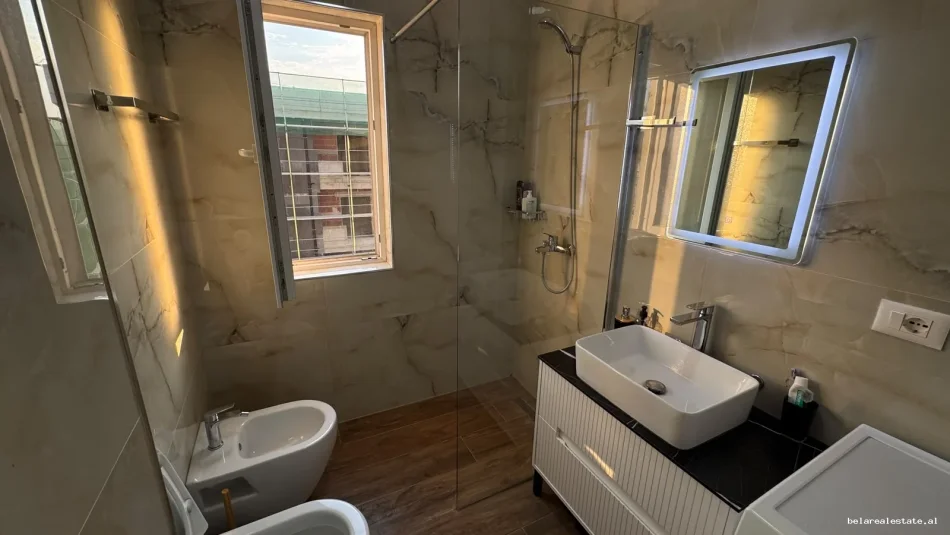 Tirane, shes apartament 2+1 Kati 6, 81 m² 114.800 € (Bulevardi Donald Trump)
