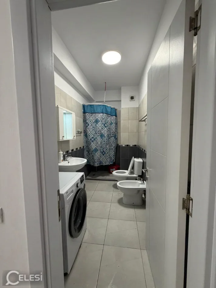 Tirane, jepet me qera apartament 2+1+Ballkon Kati 5, 80 m² 600 € (GOLDEN PARK)