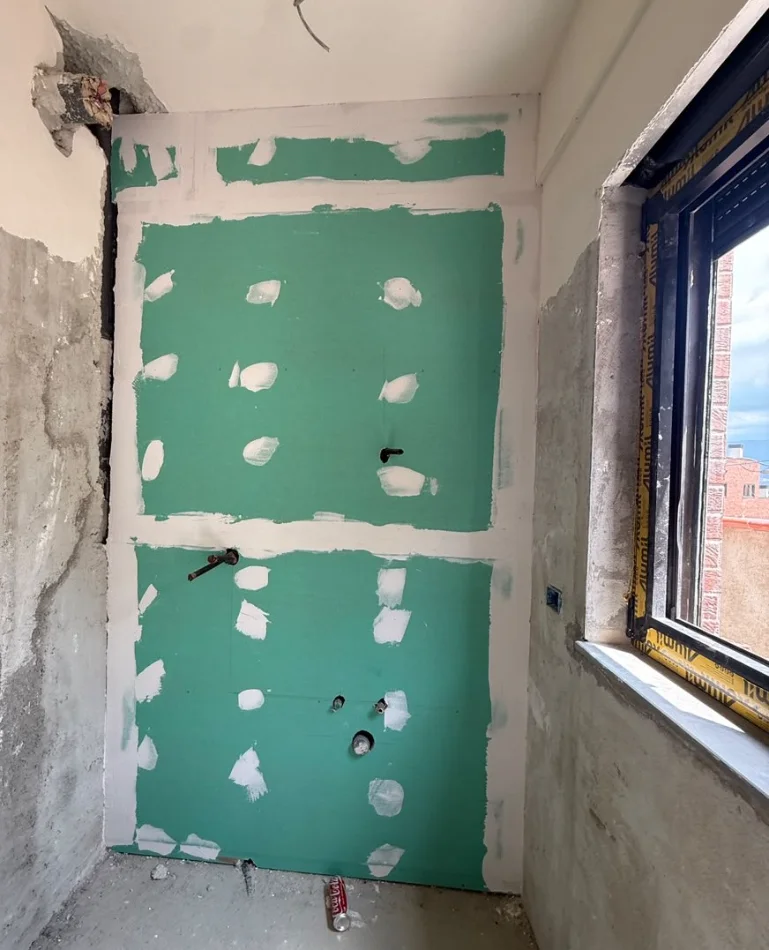 Tirane, shitet apartament 3+1 , 213 m² 365.650 € 