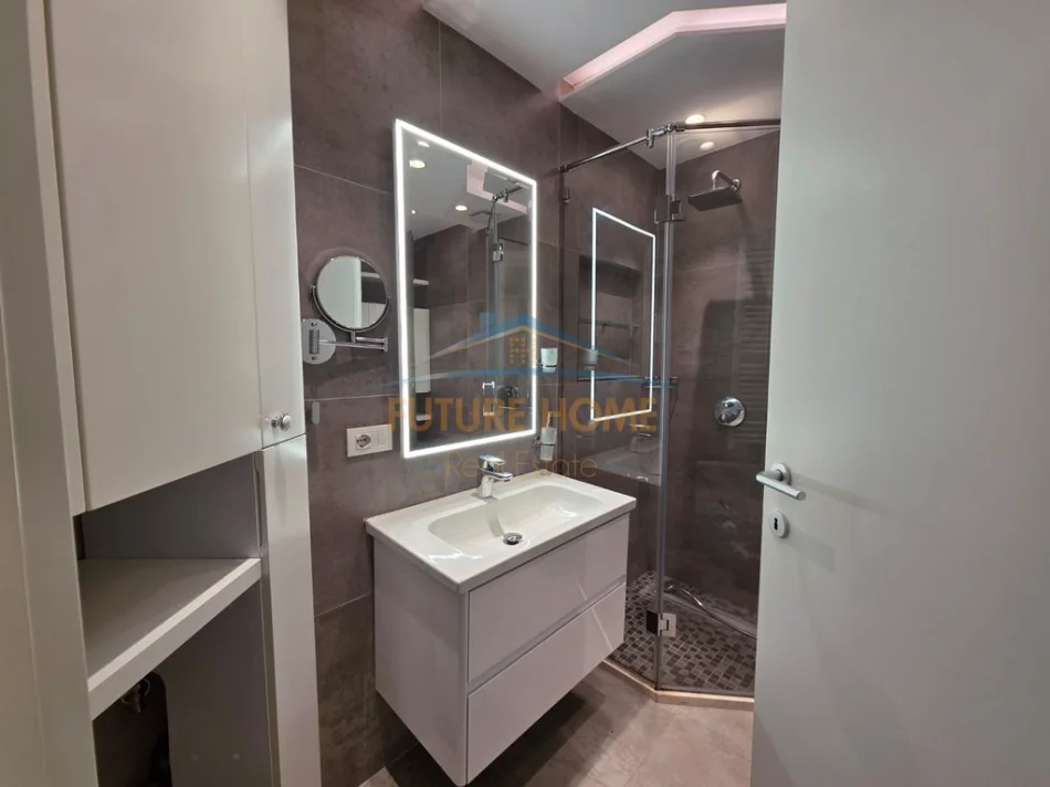 Tirane, jepet me qera apartament 2+1 Kati 3, 95 m² 950 € (Rezidenca Alba Ish Parku)
