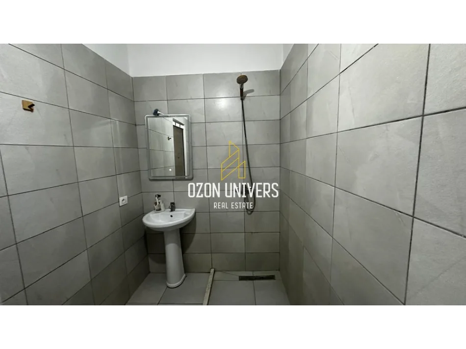 Tirane, jepet me qera apartament 2+1+Ballkon Kati 3, 111 m² 600 € (Kompleksi Jolla, Astir)