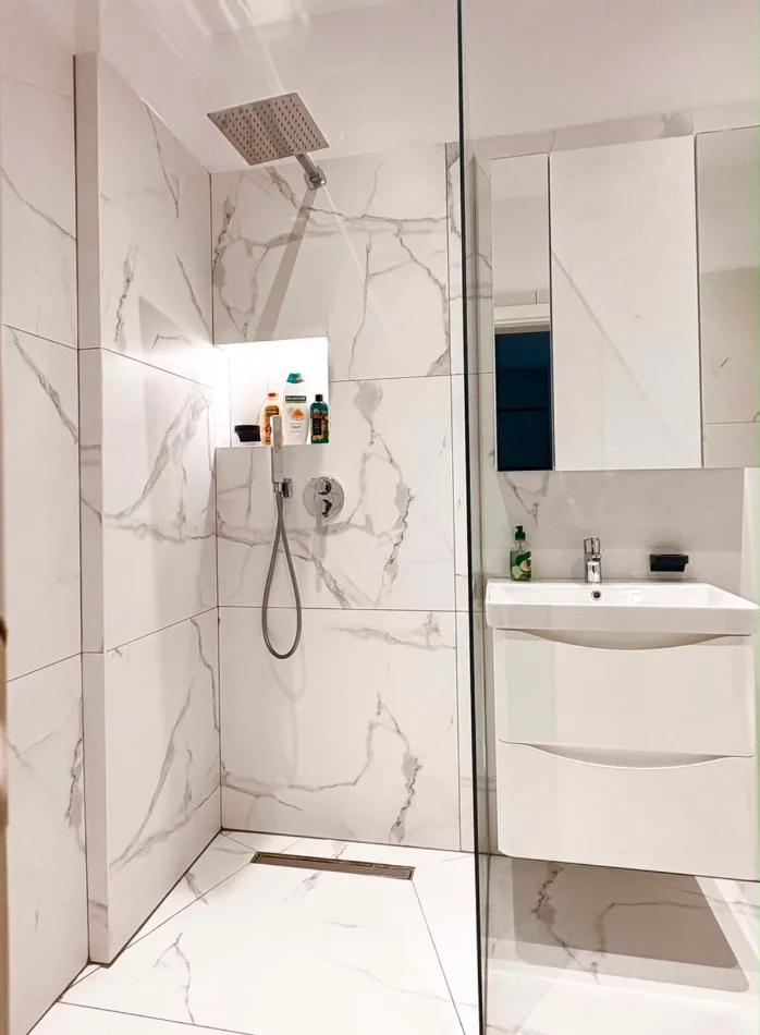 Tirane, jepet me qera apartament 1+1 Kati 5, 70 m² 800 € (Komuna e Parisit)