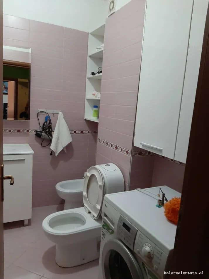 Tirane, jepet me qera apartament 2+1+Ballkon Kati 8, 100 m² 590 € (Astir)