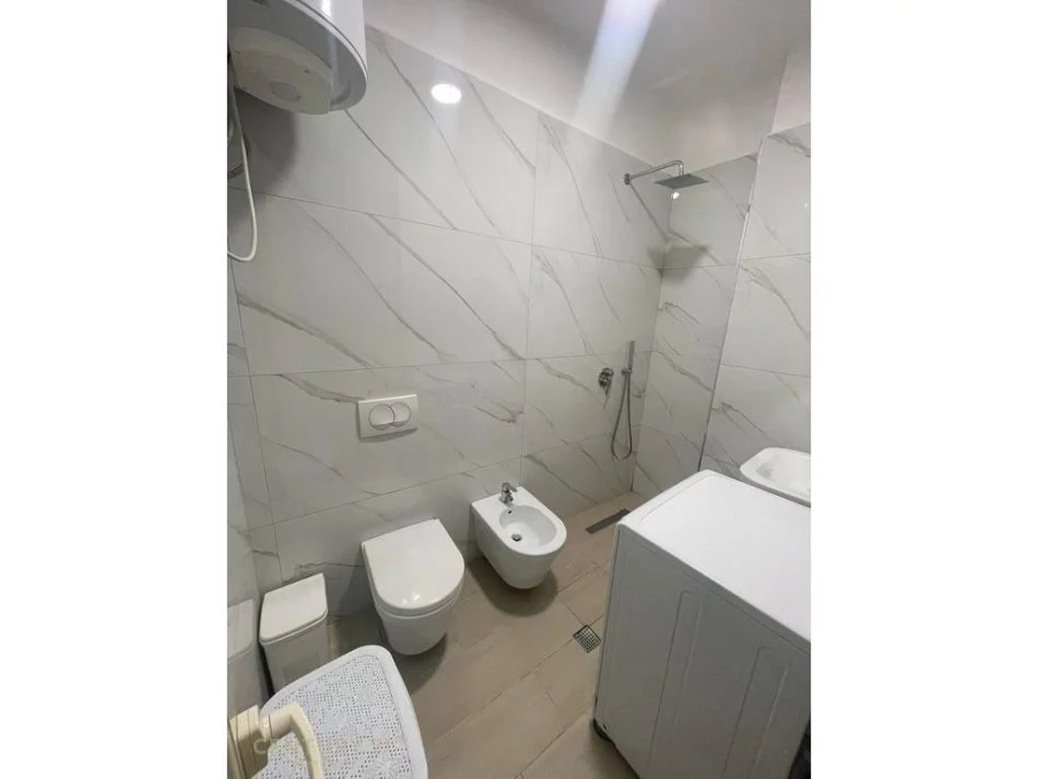 Tirane, shes apartament 2+1 Kati 1, 72 m² 120.000 € (shkoze)