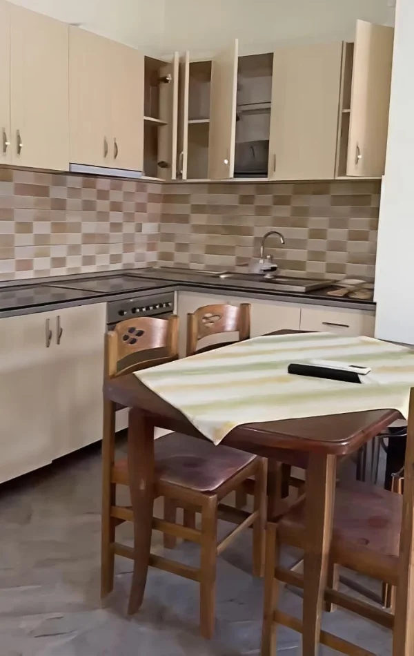 Tirane, shitet apartament 1+1 Kati 6, 60 m² 99.000 € (Komplekset Fratari yzberisht)
