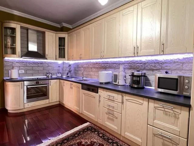 Tirane, jepet me qera apartament 2+1+A+BLK Kati 8, 140 m² 1.500 Euro (ish Blloku)