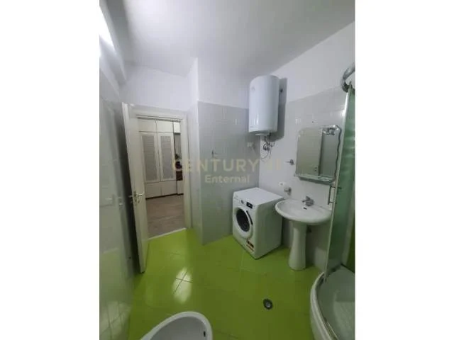 Tirane, jepet me qera apartament 2+1+BLK Kati 1, 106 m² 600 Euro (Liqeni i Thate)