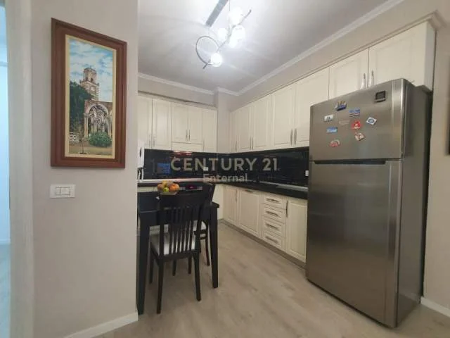 Tirane, jepet me qera apartament 2+1+BLK Kati 1, 106 m² 600 Euro (Liqeni i Thate)