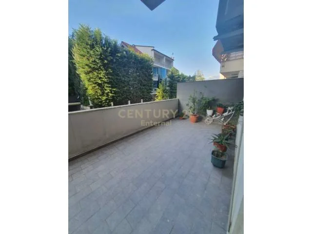 Tirane, jepet me qera apartament 2+1+BLK Kati 1, 106 m² 600 Euro (Liqeni i Thate)