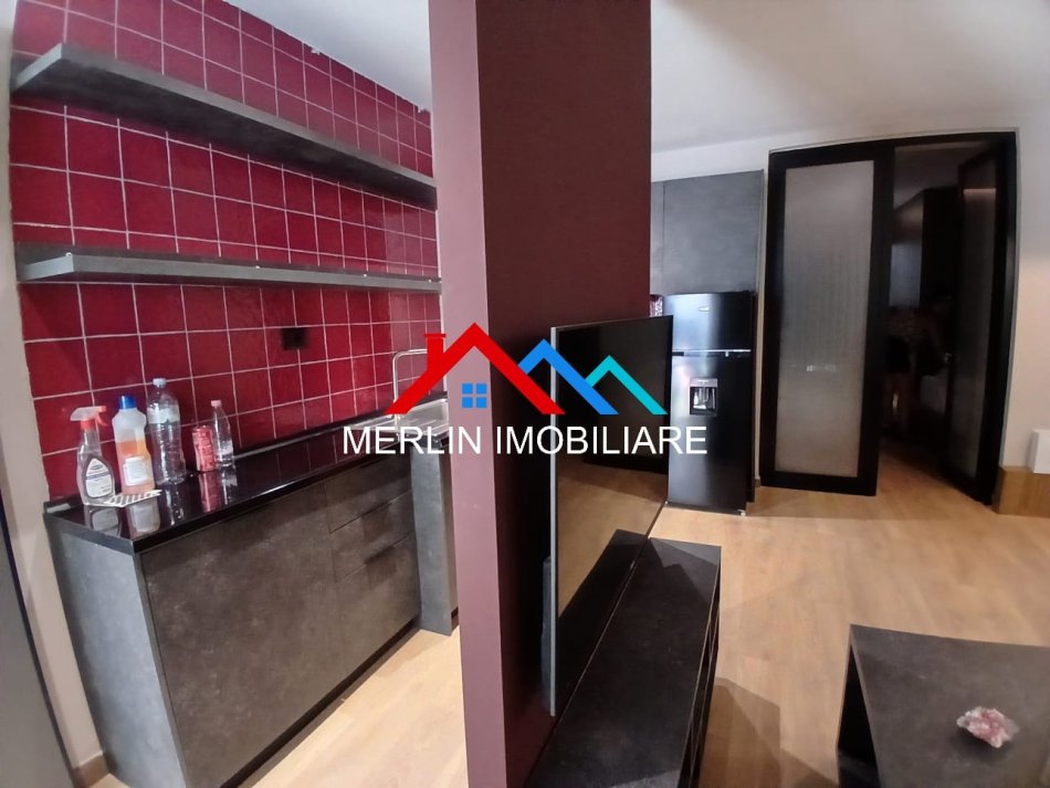 Tirane, jepet me qera apartament 1+1+Ballkon Kati 1, 70 m² 650 € (MYSLYM SHYRI)