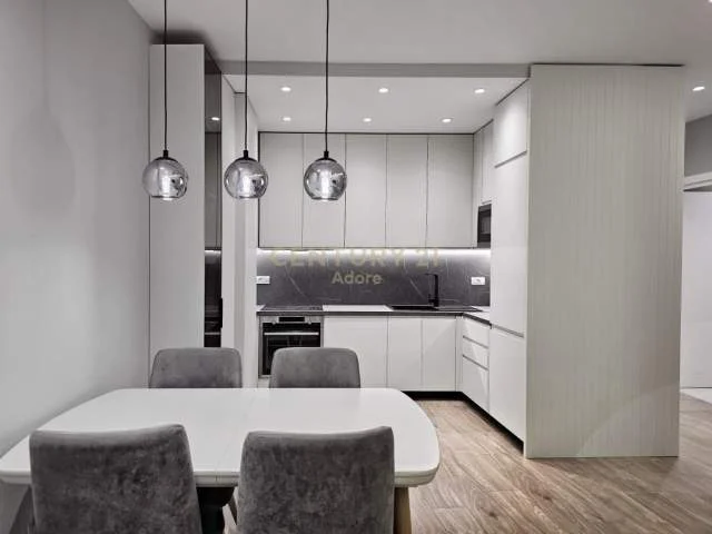 Tirane, jepet me qera apartament Kati 1, 100 m² 1.100 Euro (teg)