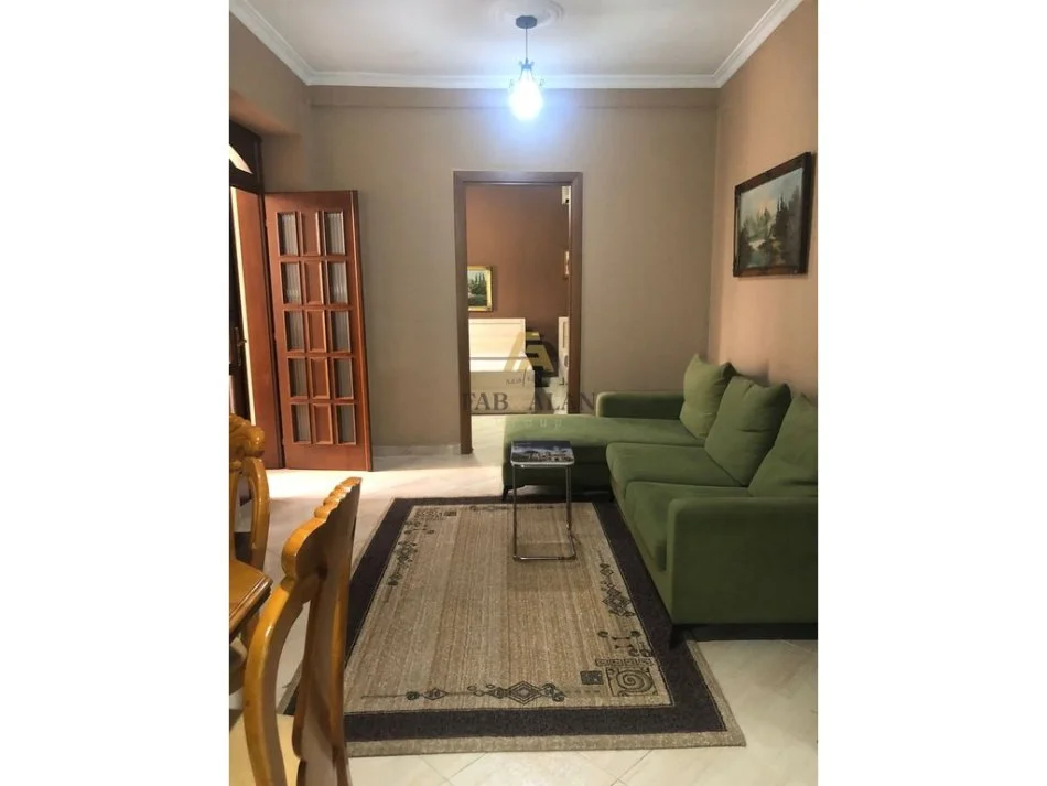 Tirane, jepet me qera apartament 1+1 Kati 1, 450 € (Medreseja)